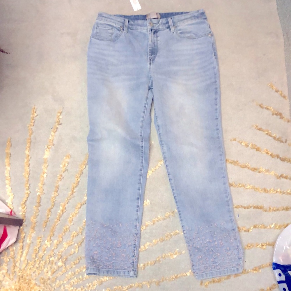 CHICO’S NWT Ankle Jeans Pink Embroidery Size 0.5